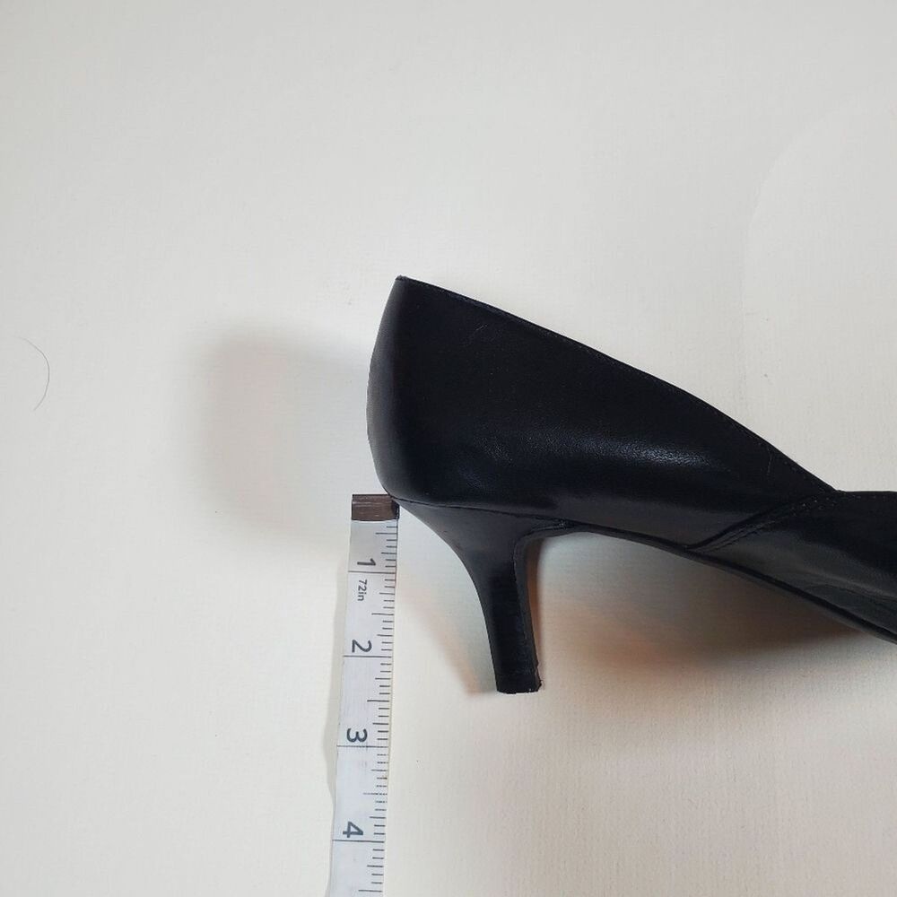 Franco Sarto Heels 7.5 Black Leather Almond Toe Shoes 2.5" Classic Slip-on Pumps - Picture 9 of 9